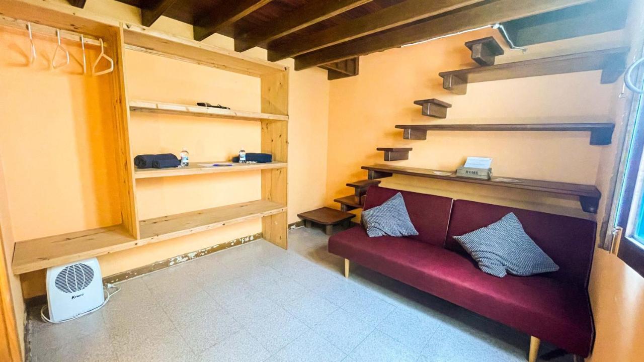 Red Star Surf & Yoga Camp Lanzarote Hostel Famara Exterior photo